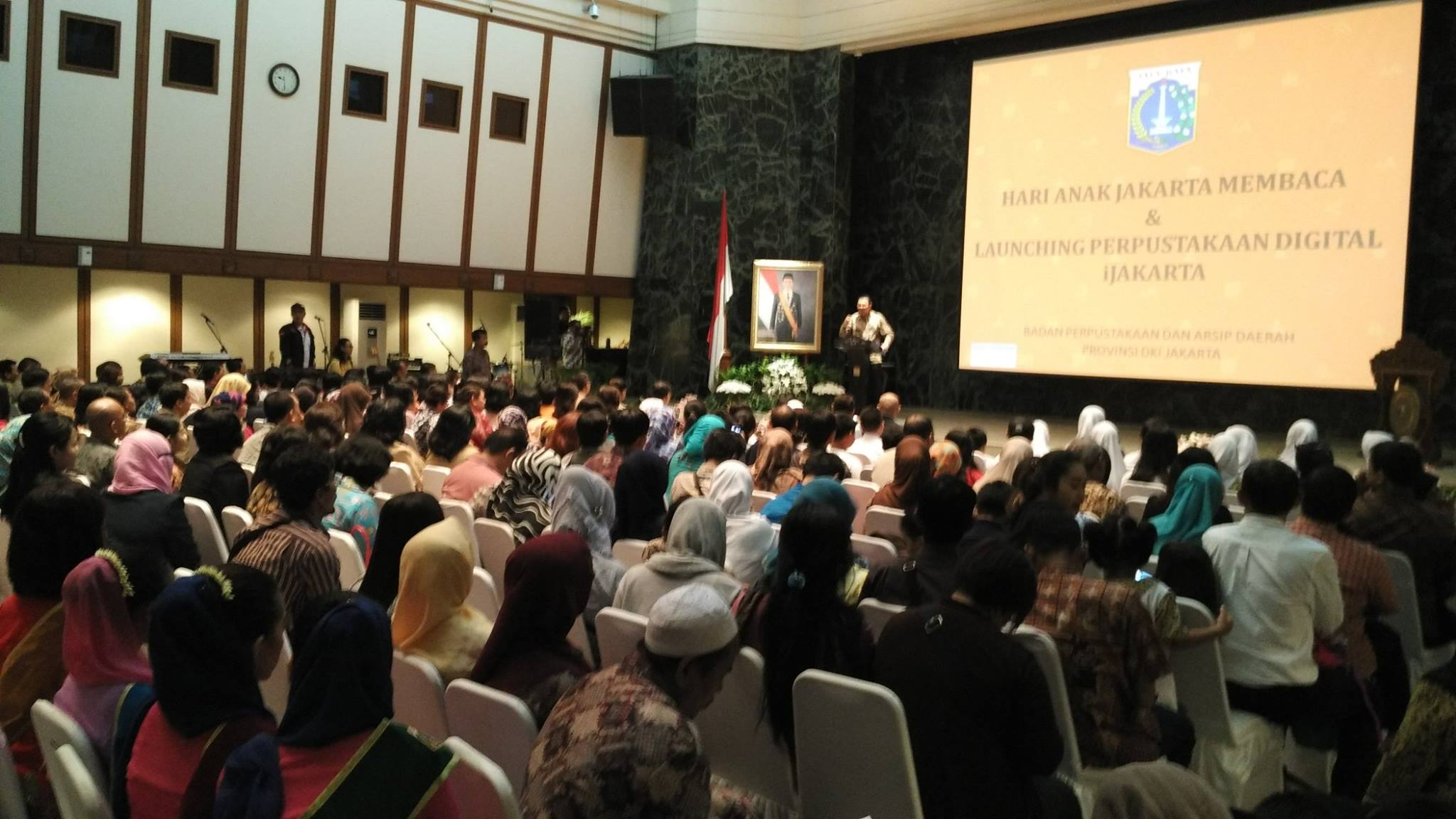 Gubernur DKI Jakarta, Basuki Tjahja Purnama (Ahok) pada acara peluncuran Perpustakaan Digital atau IJakarta (foto ; Nur Terbit)