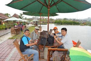 FLOATING MARKET LEMBANG, salah satu andalan Bandung, Jawa Barat (foto dok Nur Terbit)