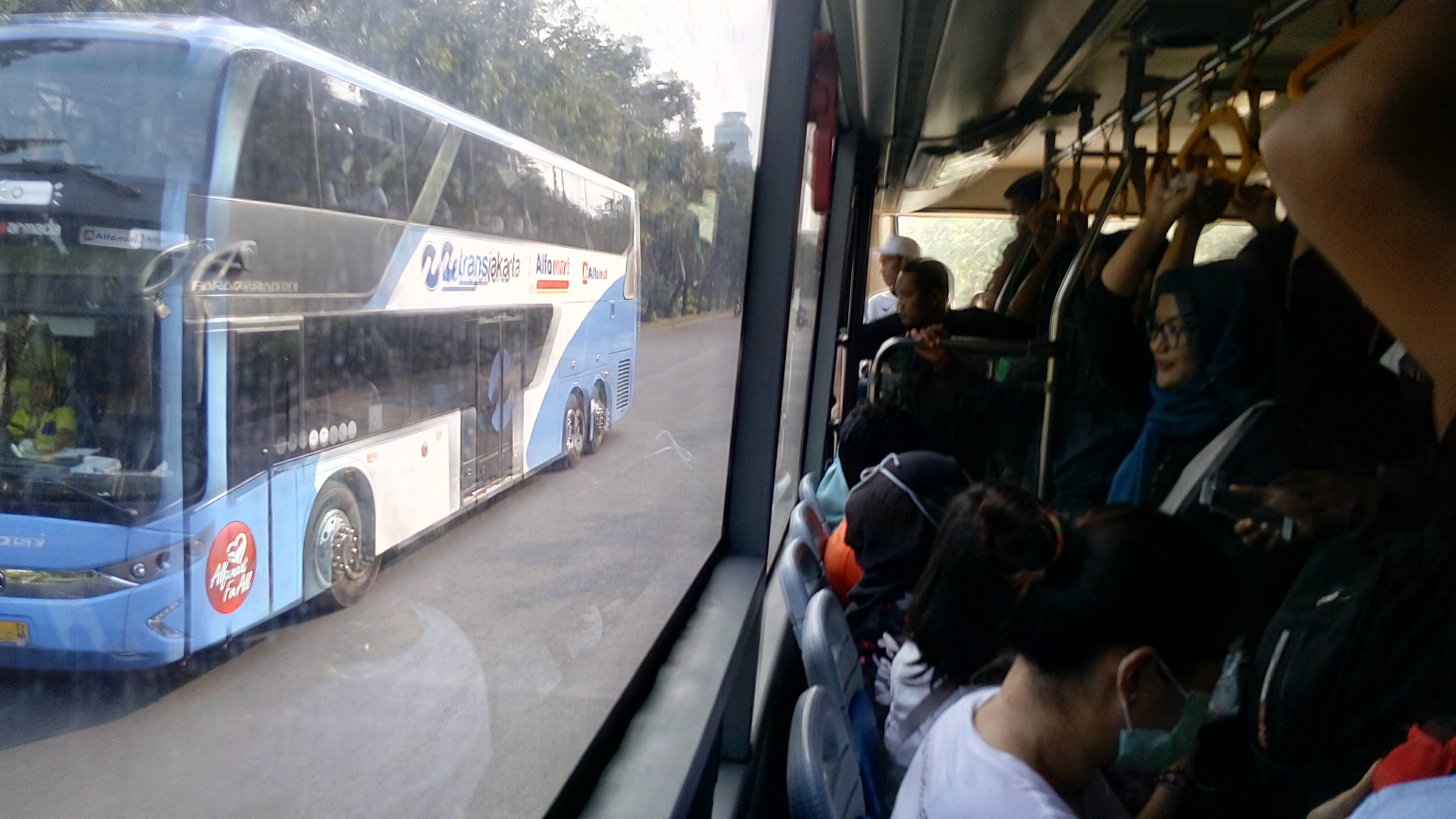 Mungkinkah Bus TransJakarta Dilengkapi Toilet dan Wifi?