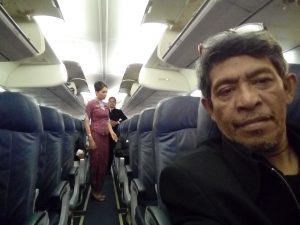 Melakukan perjalanan seperti ini, kalau tiba di rumah biasanya saya menuliskannya untul blog (dok Nur Terbit)