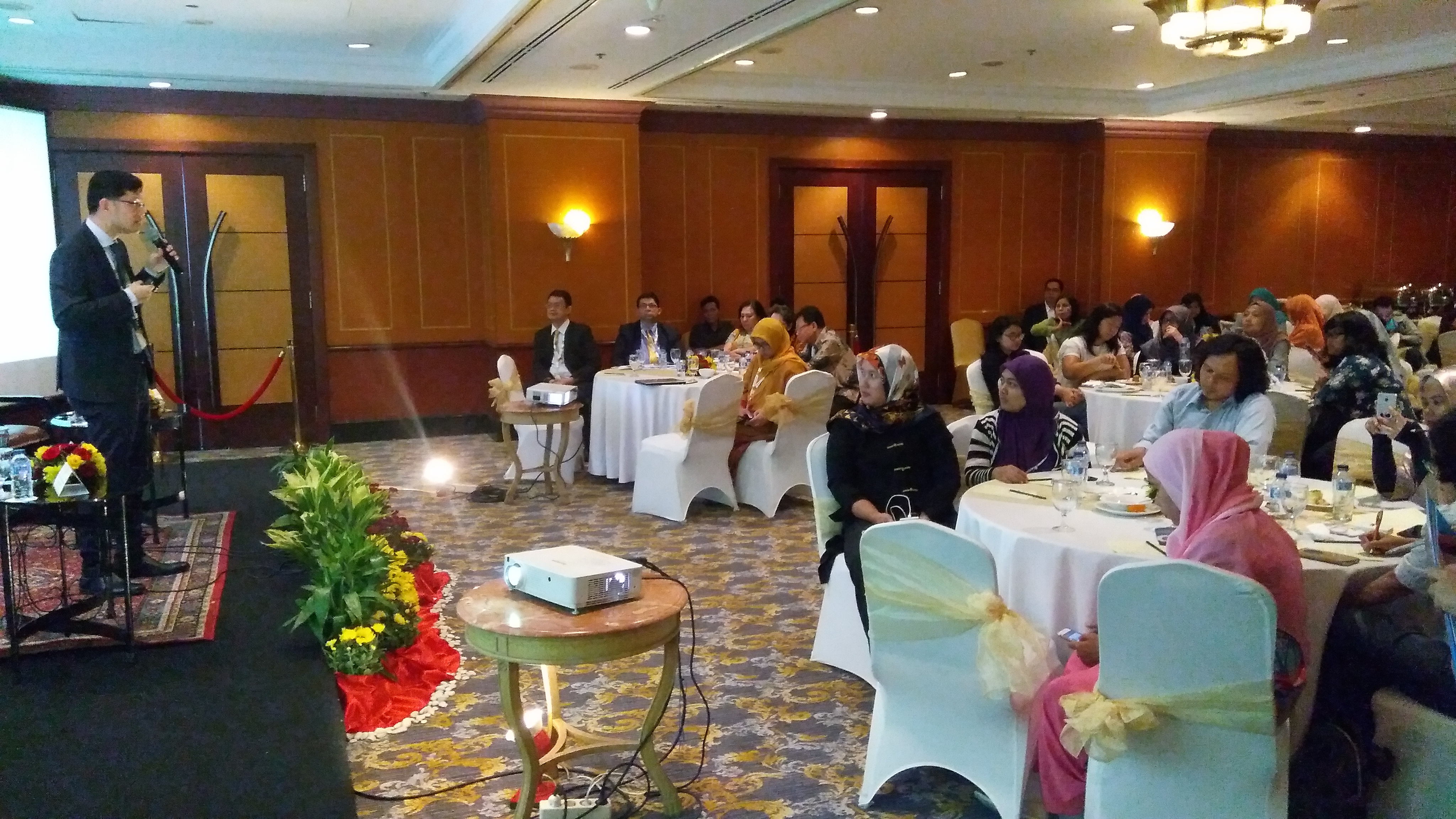 Suasana presscom di Hotel Borobudur Jakarta (foto : Nur Terbit)