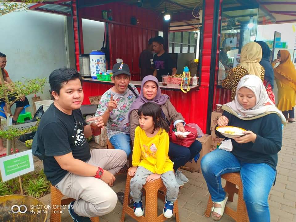 Kenapa Kakek-Nenek Lebih Sayang Cucu? Ini Jawabannya