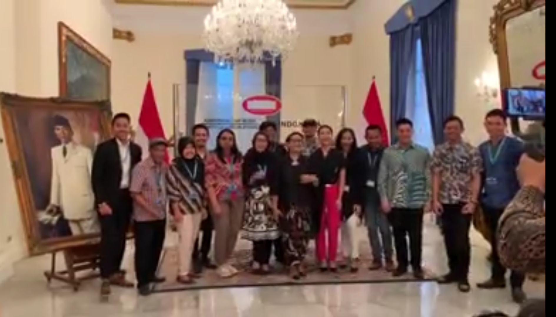 Foto ‘Boomerang’ Bareng Menlu Retno Marsudi