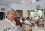 Ilustrasi : Kumpul para penulis buku (foto : Nur Terbit)