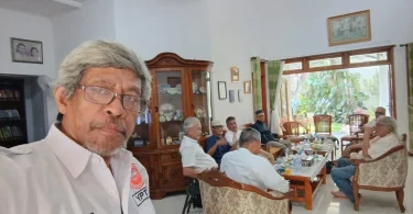 Ilustrasi : Kumpul para penulis buku (foto : Nur Terbit)