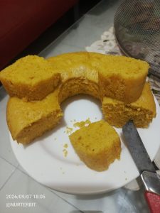 Kue Bolu dari Labu Kuning setelah dipotong-potong (foto Nur Terbit)