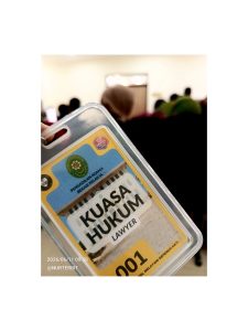 Tanda pengenal dari pengadilan sebagai kuasa hukum (foto dok Nur Terbit)